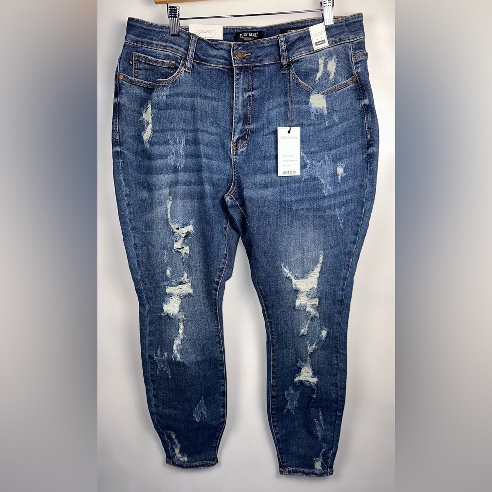 Judy Blue Distressed Boyfriend Fit Skinny Jeans